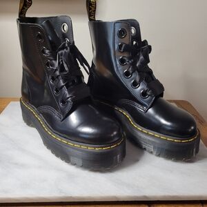 Dr. Martens Molly Platform Leather Women's Boot - Black Polished, Size: 9US New